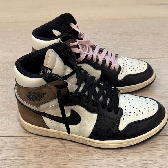 Nike Air Jordan 1 High OG in Dark Mocha Men’s Size 7 - Picture 2 of 11